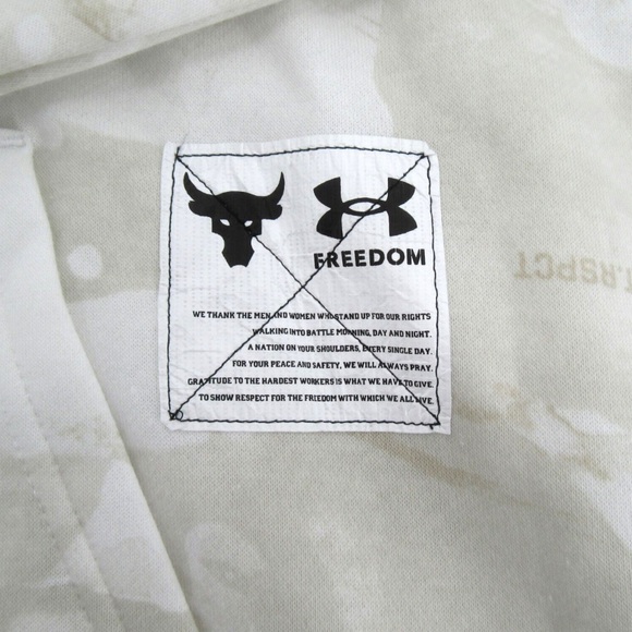 Project Rock Under Armour Men Vet Day camo fleece hoodie NWT - Picture 4 of 7